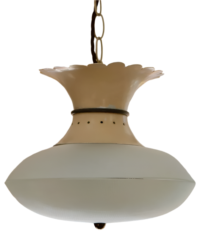 SMALL SCALLOPED PENDANT