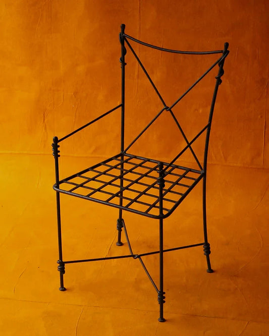 SET OF FOUR WROUGHT IRON GARDEN CHAIRS w. STRIPED CUSHION