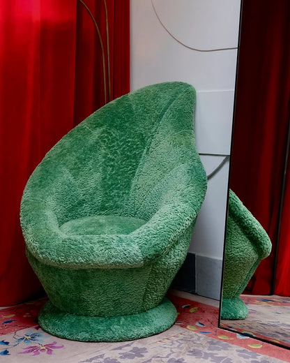 PAIR OF LEAF CHAIRS W. ORIGINAL BOUCLE UPHOLSTERY