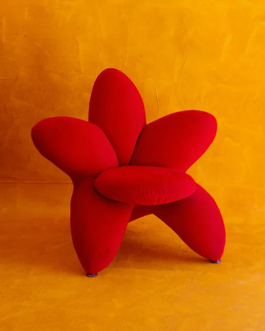 RED GETSUEN LILY CHAIR