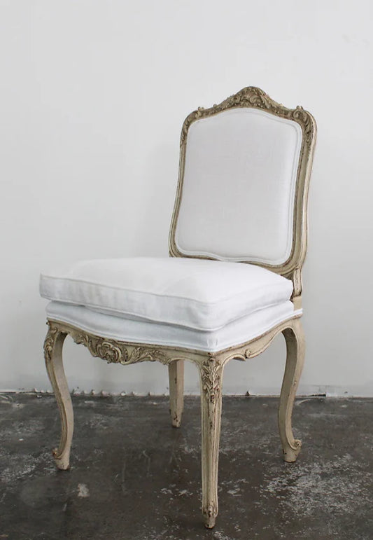 OAK DRESSING TABLE CHAIR w. WHITE LINEN