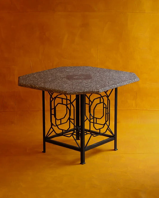 STONE GARDEN TABLE w. IRON BASE