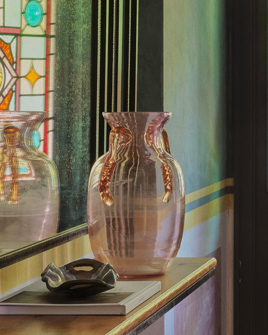 SCALLOP PINK VASE w. AMBER WASH