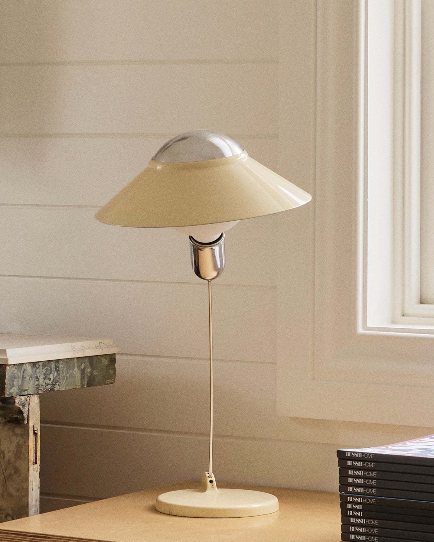 MODERNIST METAL & CHROME SAUCER TABLE LAMP