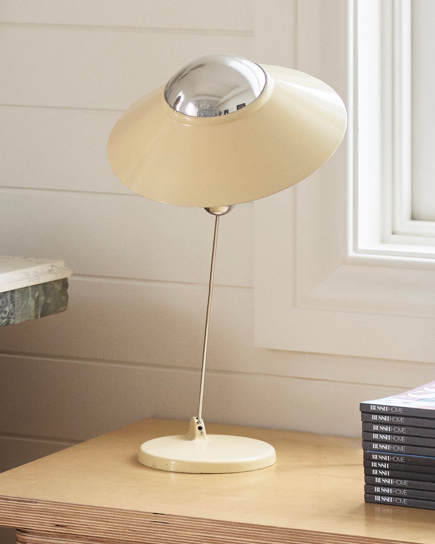 MODERNIST METAL & CHROME SAUCER TABLE LAMP