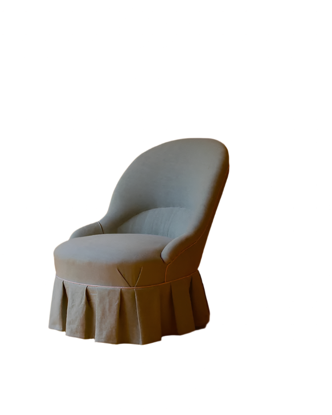 SMALL PLEATED CHAIR w. PINK PIPING