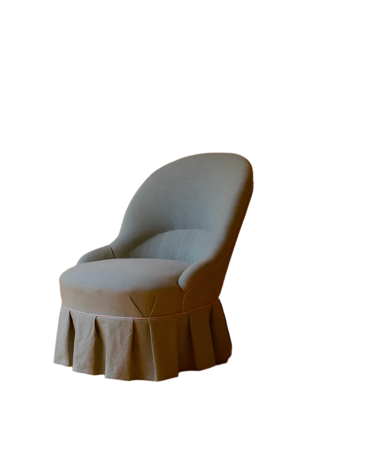 SMALL PLEATED CHAIR w. PINK PIPING