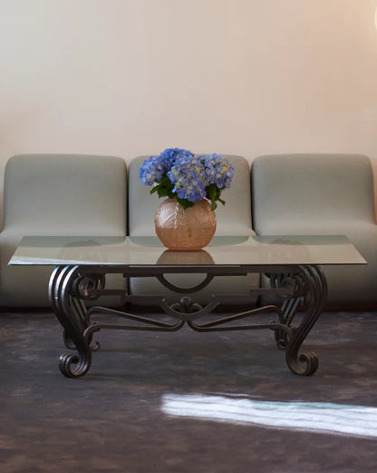 WROUGHT IRON COFFEE TABLE w. GLASS TOP