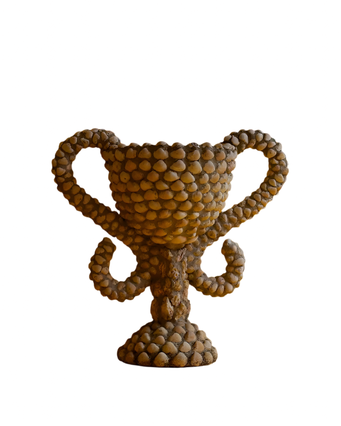 LARGE SEASHELL URN
