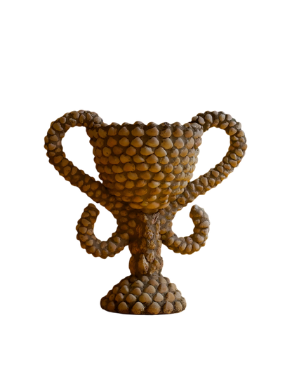 LARGE SEASHELL URN