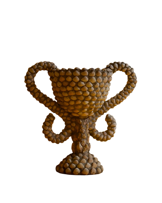 LARGE SEASHELL URN