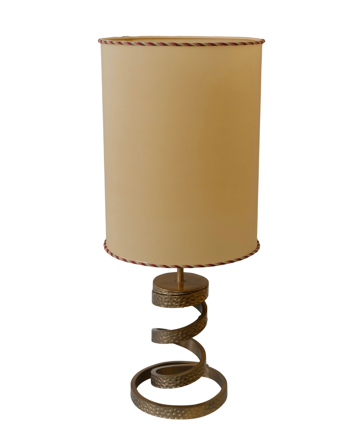 HAMMERED BRASS SPIRAL TABLE LAMP w. PARCHEMNT SHADE